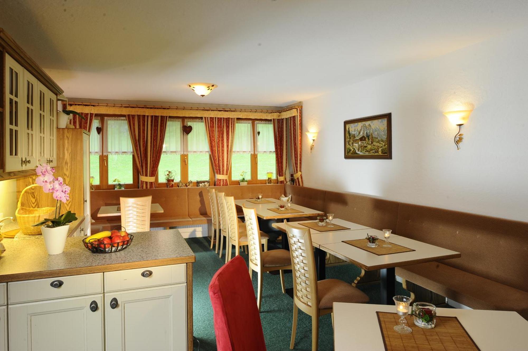 Sonnschein Apartment *
